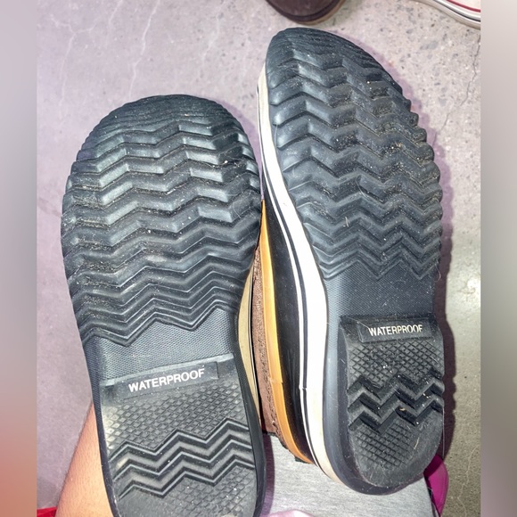 Sorel Winter Boots - Picture 4 of 4